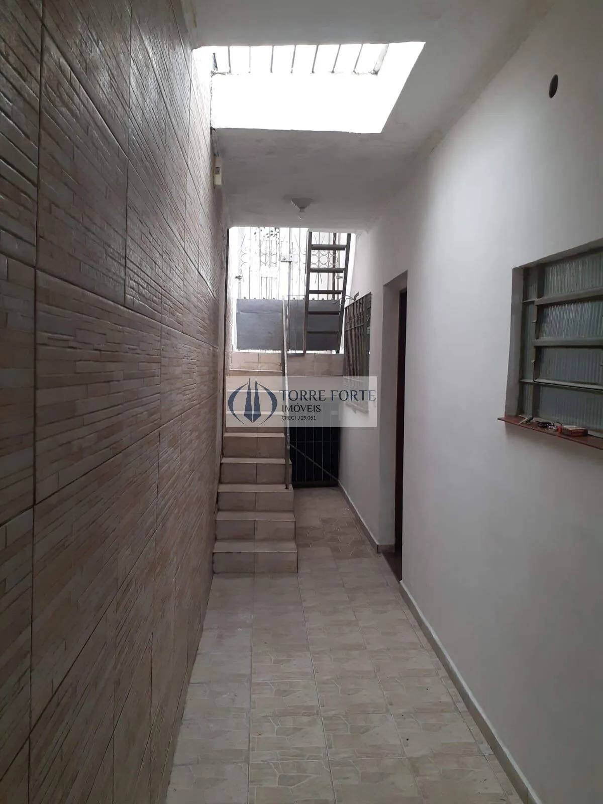 Imagem Casa Térrea, 180 m², 3 dormitórios sendo 2 suítes, Próximo AV ITINGUÇU