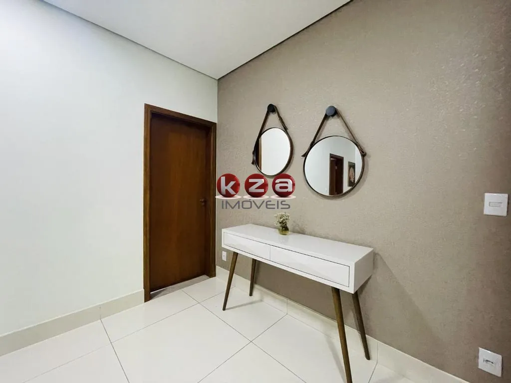 Imagem Casa de luxo no Condomínio Terras de Santa Teresa em Vinhedo, com 4 suítes, 3 salas e 350m² de área privativa. Venha conferir!