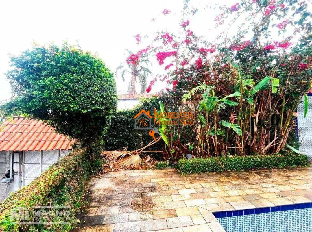 Imagem Casa com 3 dormitórios à venda, 388 m² por R$ 1.100.000,00 - Jardim Santo Afonso - Guarulhos/SP