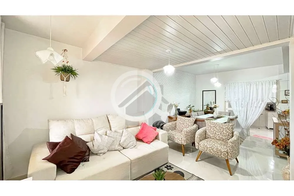 Imagem Excelente casa residencial localizada em um dos bairros mais centralizados da cidade de Porto Alegre...