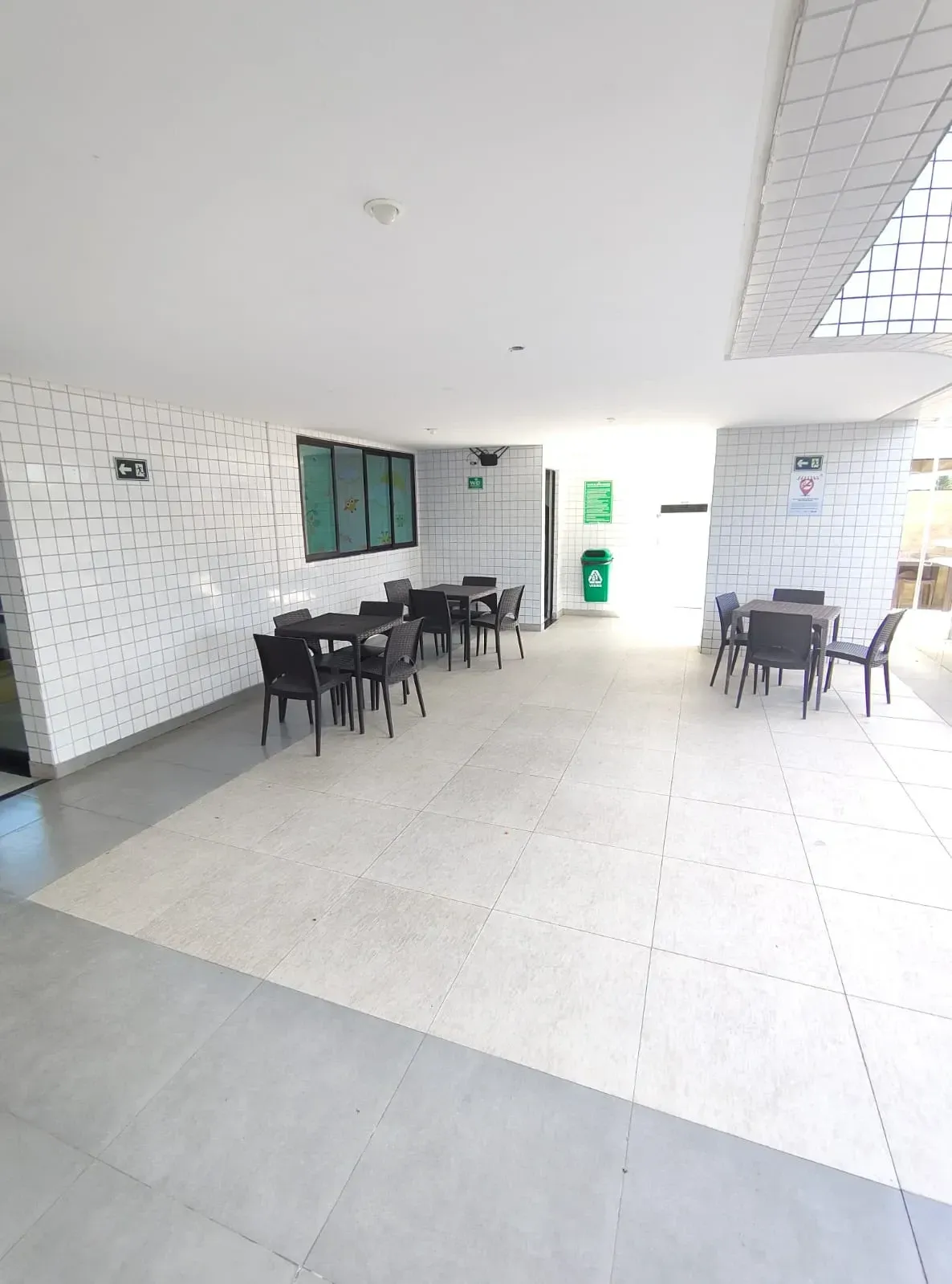 Imagem Apartamento com 3 Quartos à Venda, 92 m² em Madalena - Recife