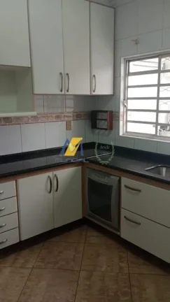 Imagem Sobrado à Venda com 359m², 4 dormitórios, 4 suítes, 1 sala e 5 vagas!!!