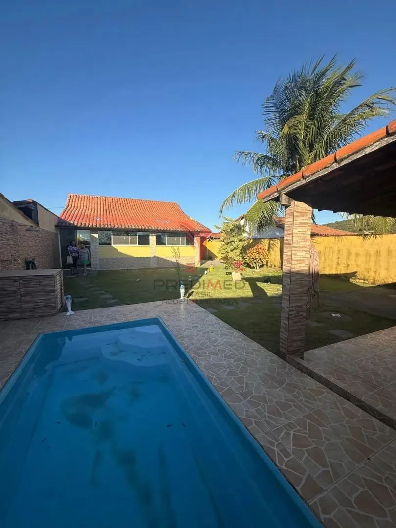 Imagem CASA À VENDA COM PISCINA - R$ 400.000