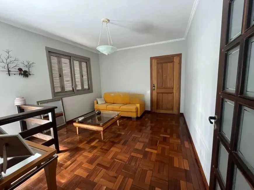 Imagem Casa ampla com 4 dormitórios e espaço gourmet no São Sebastião