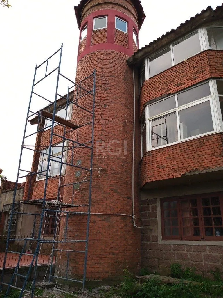 Imagem Casa para Venda - 256.87m², 3 dormitórios, sendo 1 suites, 2 vagas - Teresópolis