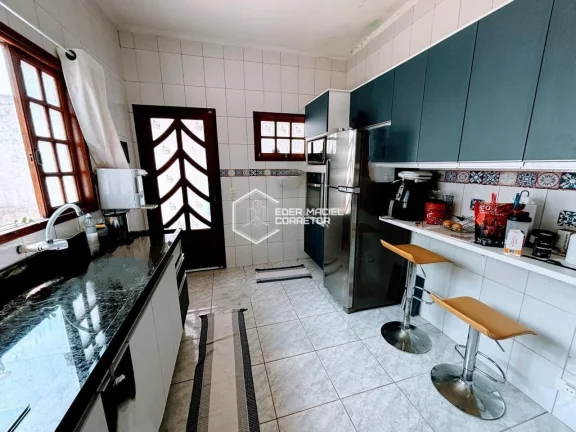 Imagem Não perca a chance de adquirir esse imóvel incrível! Casa ampla e moderna, localizada em um bairr...