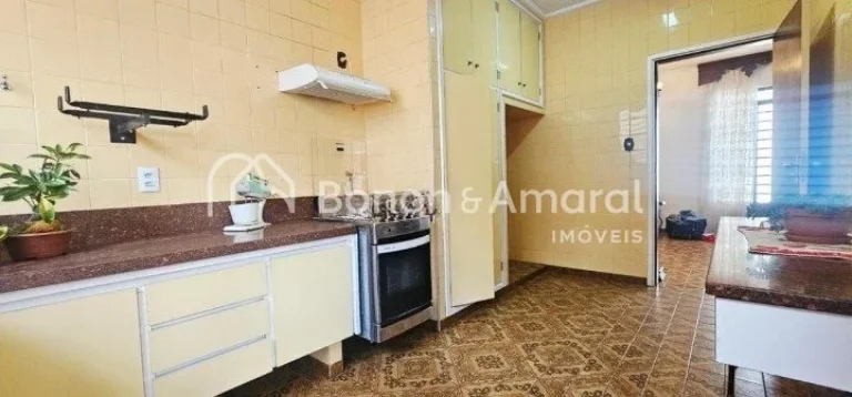 Imagem Casa com 4 quartos para ALUGAR no Jardim Chapadão - Campinas