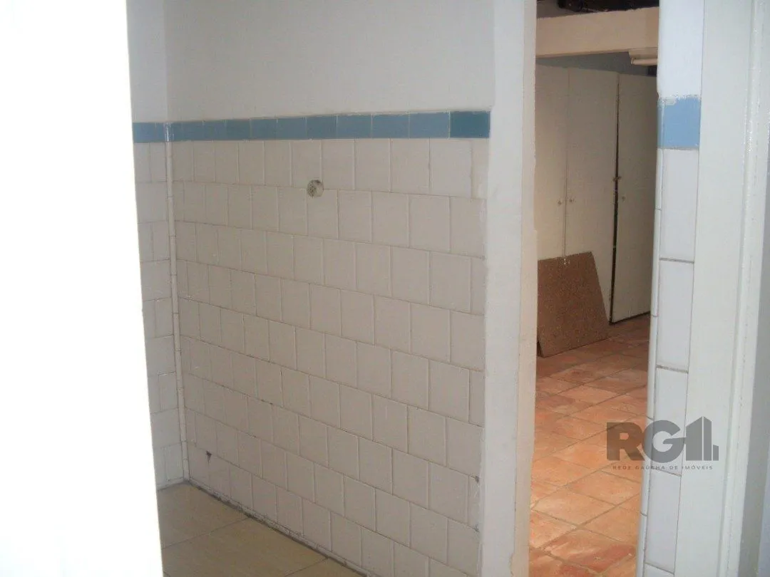 Imagem Casa comercial térrea na Av. Aparício Borges - Bairro Teresópolis