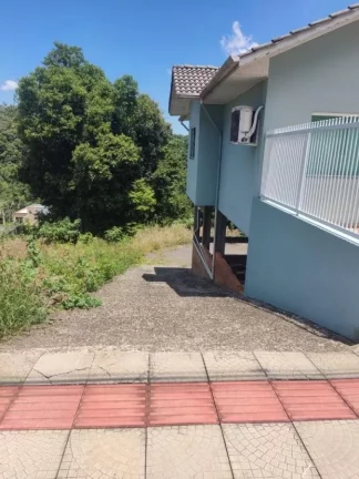 Imagem Casa para Venda em Concórdia, Parque Exposições, 3 dormitórios, 1 suíte, 1 banheiro, 3 vagas