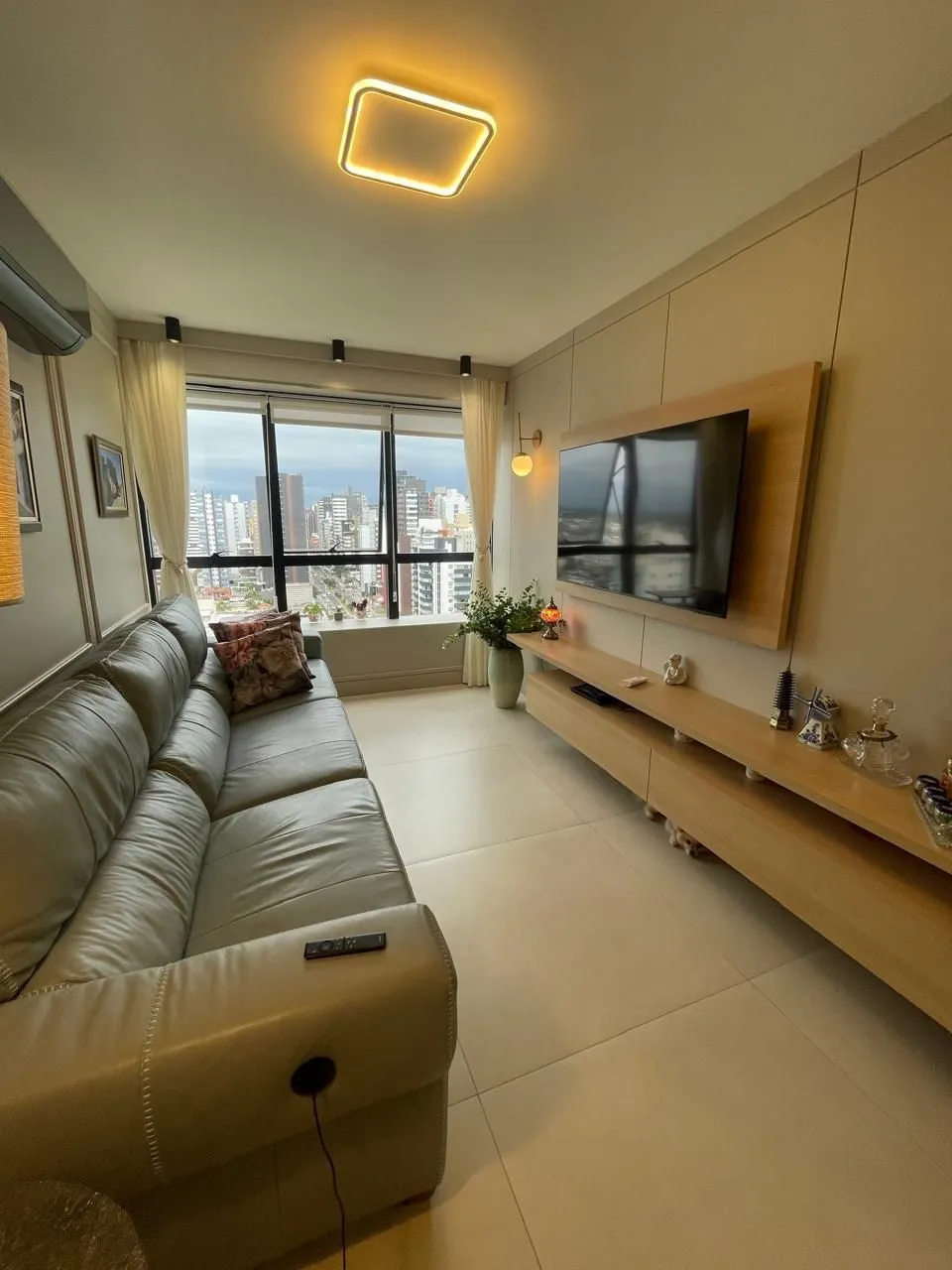 Imagem Apartamento à venda em Torres, Centro, com 2 quartos, 76,87m2