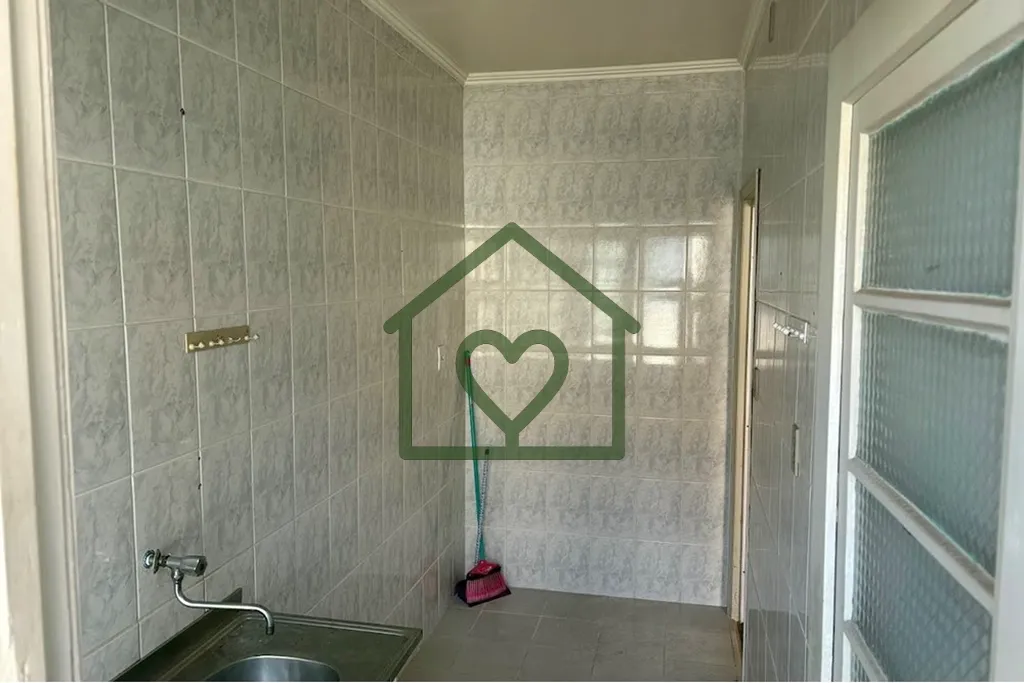 Imagem Apartamento no terceiro pavimento, em ótimas condições de conservação, com sala e dormitório a...