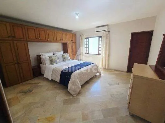 Imagem Casa à Venda em Campinas | 4 Dormitórios, Suíte, Terraço e Garagem