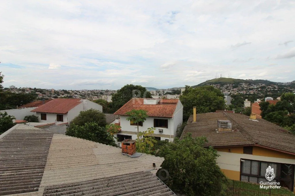 Imagem Casa para Venda - 220m², 2 dormitórios, sendo 2 suites, 3 vagas - Teresópolis
