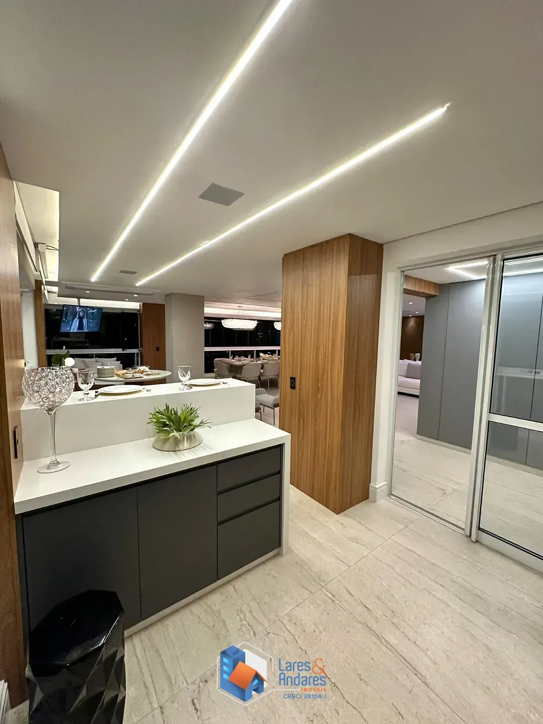 Imagem Apartamento para venda em Santana com 3 quartos, sendo 2 suítes, 196m²