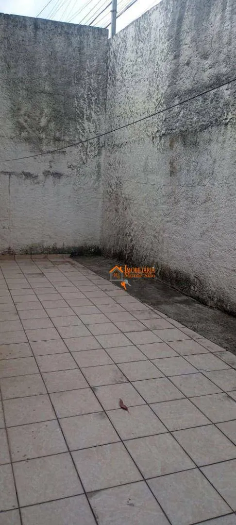 Imagem Sobrado com 4 dormitórios à venda por R$ 600.000,00 - Parque Renato Maia - Guarulhos/SP