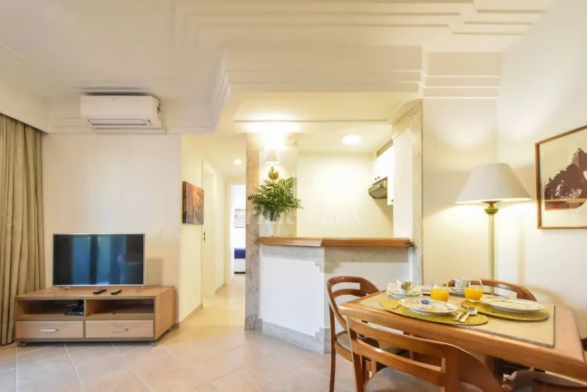 Foto do imóvel Flat disponível para venda no Golden Tower Residence no Itaim Bibi, com 43,55m², 1 dormitório e 1 vaga em Avenida Nove de Julho