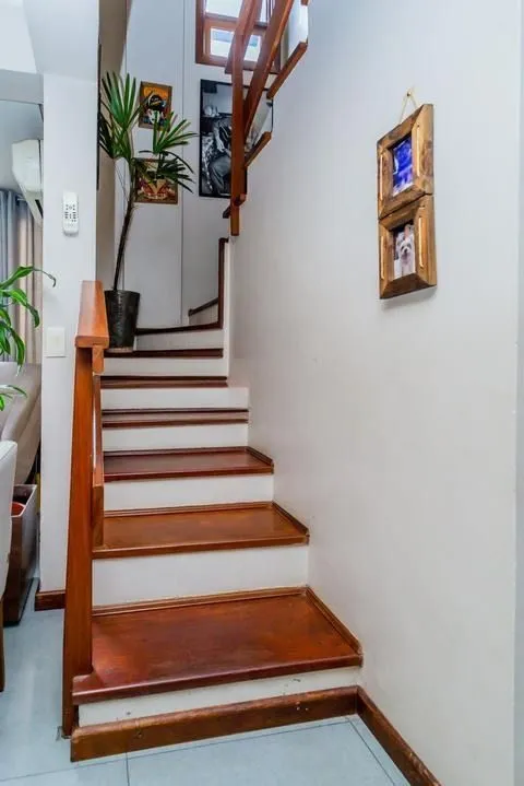 Imagem Duplex Reformado com 2 Dormitórios e 1 Vaga - Pronto para Morar