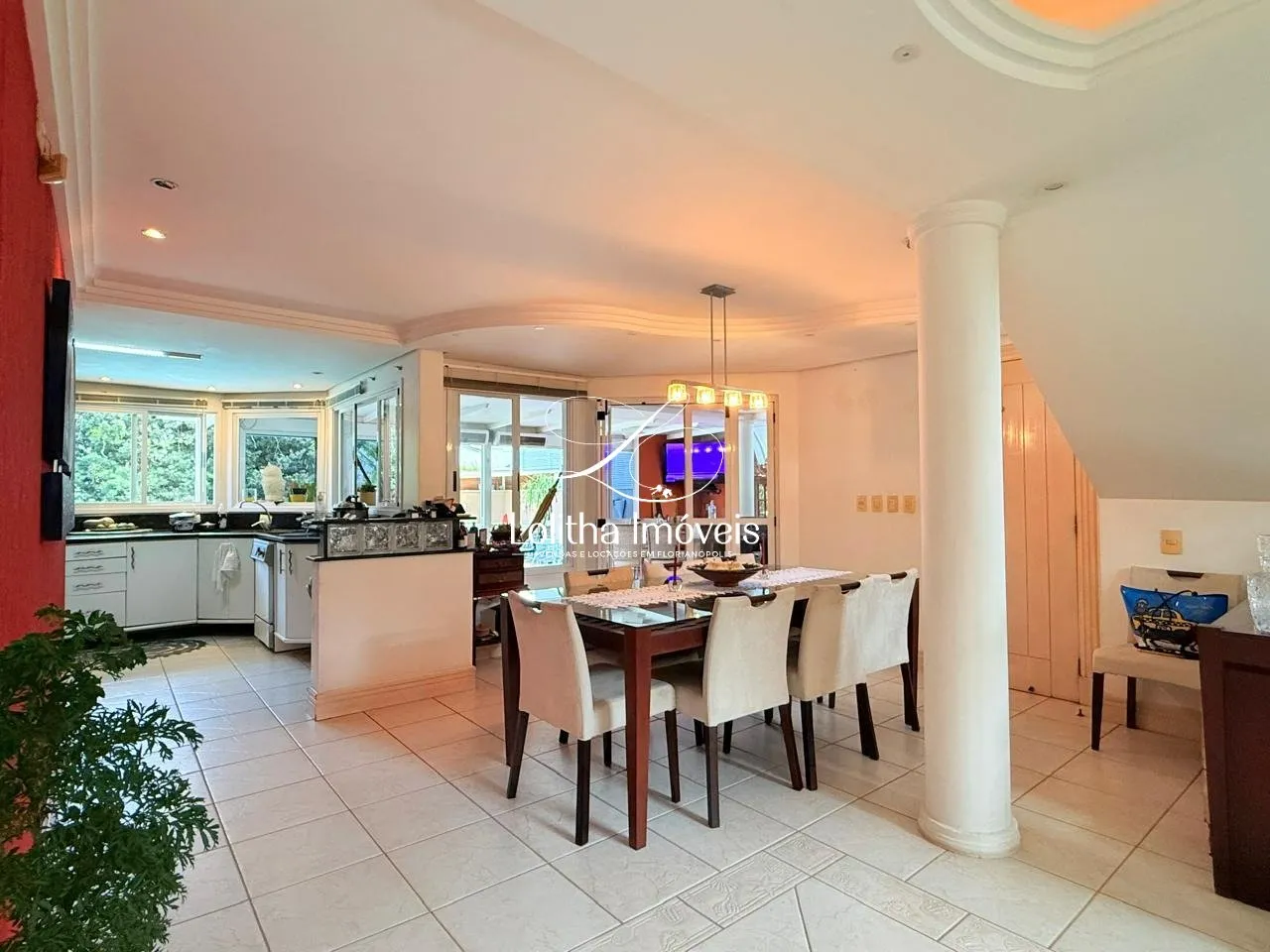 Imagem Casa à venda em Jurerê Internacional com 4 Suítes - Florianópolis/SC