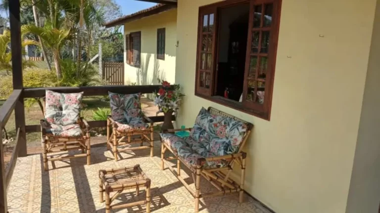 Imagem LINDA CASA EM CONDOMÍNIO FECHADO, EM GENEROSO TERRENO DE 770M² E 108M² DE ÁREA CONSTRUÍDA!