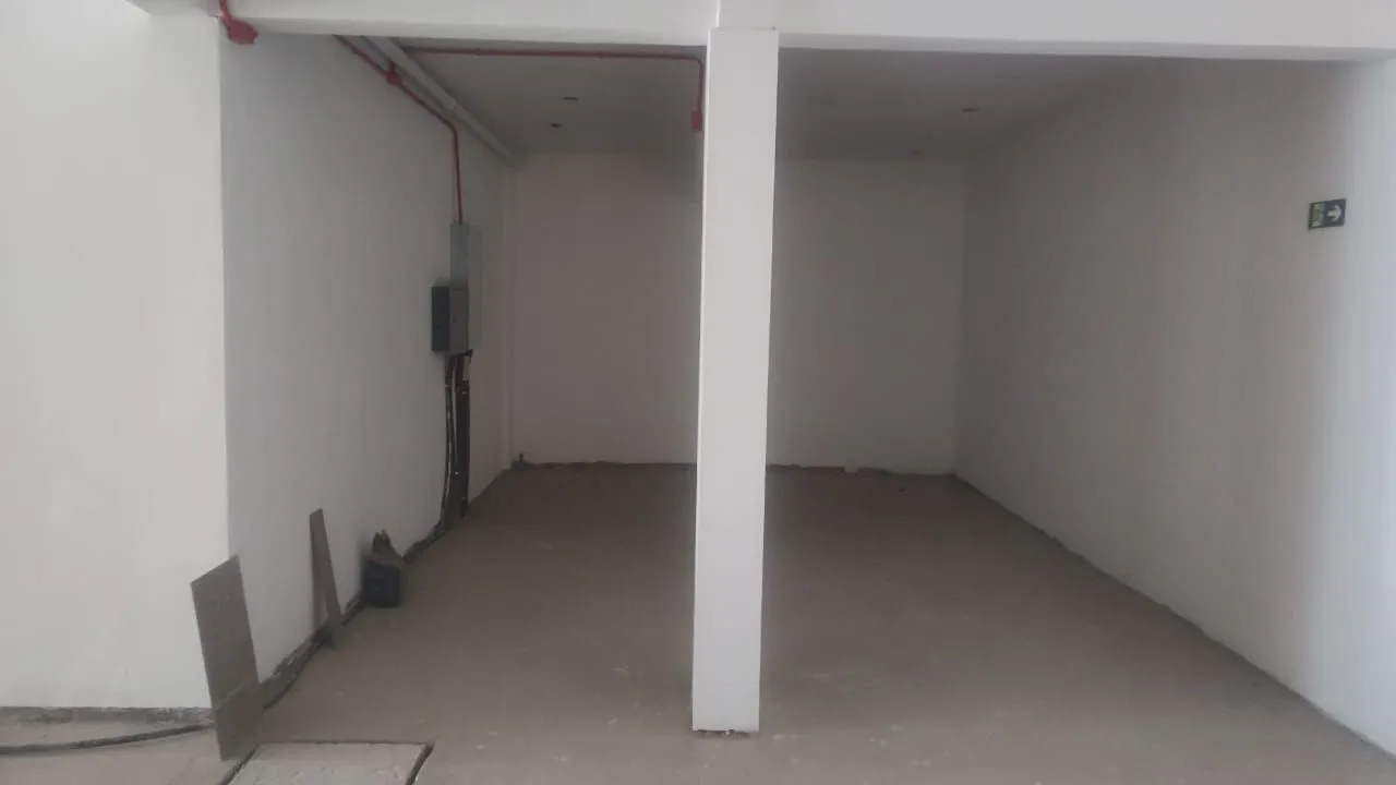 Imagem Vende loja ,com mezanino 180m², 2 banheiros