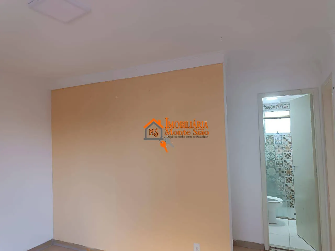 Imagem Apartamento com 2 dormitórios à venda, 42 m² por R$ 240.000,00 - Água Chata - Guarulhos/SP