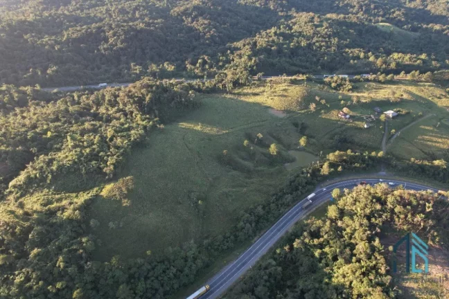Imagem Chácara com 02 casas bem localizada, apenas 70km de Curitiba em Campina Grande do Sul PR