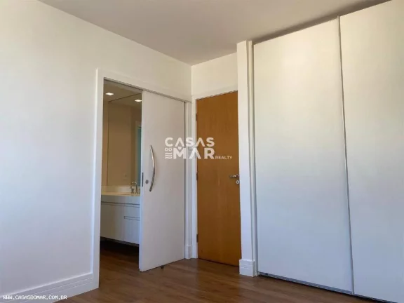 Imagem Apartamento de luxo à beira-mar no Humaitá, Rio de Janeiro - 4 quartos, 3 suítes, 4 banheiros, 2 vagas de garagem, 220m².