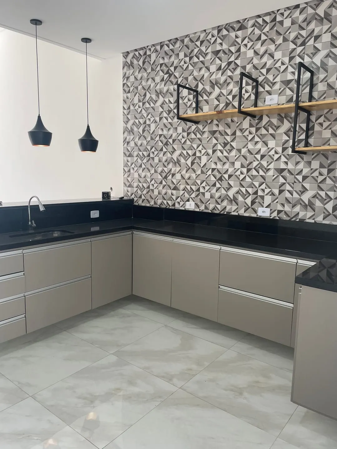 Imagem Casa à venda 3 Quartos, 1 Suite, 3 Vagas, 200M², Vila Prado, Pindamonhangaba - SP | Condomínio Vila Romana