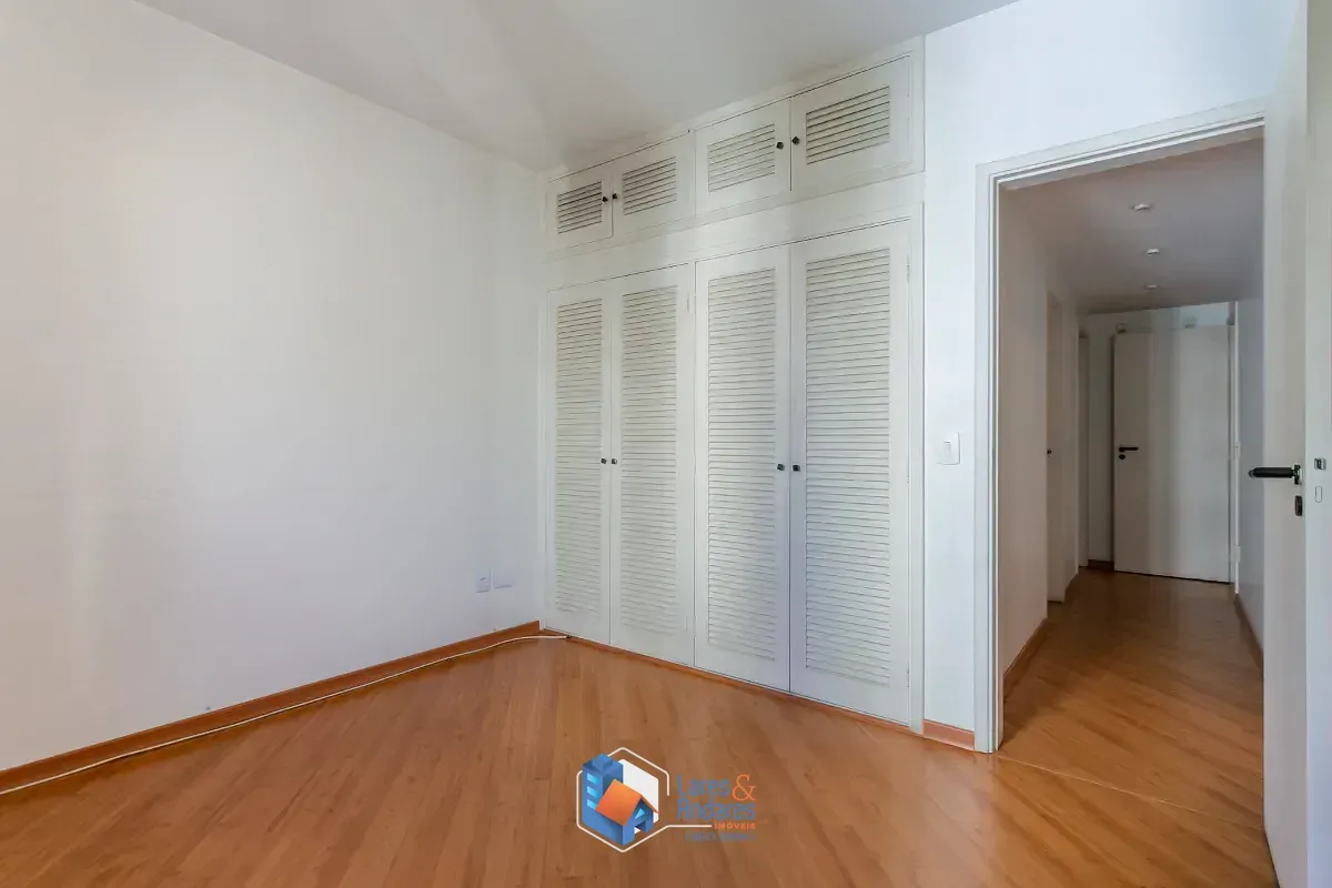 Imagem Apartamento para venda em Moema com 3 quartos, sendo 1 suíte, 120m²