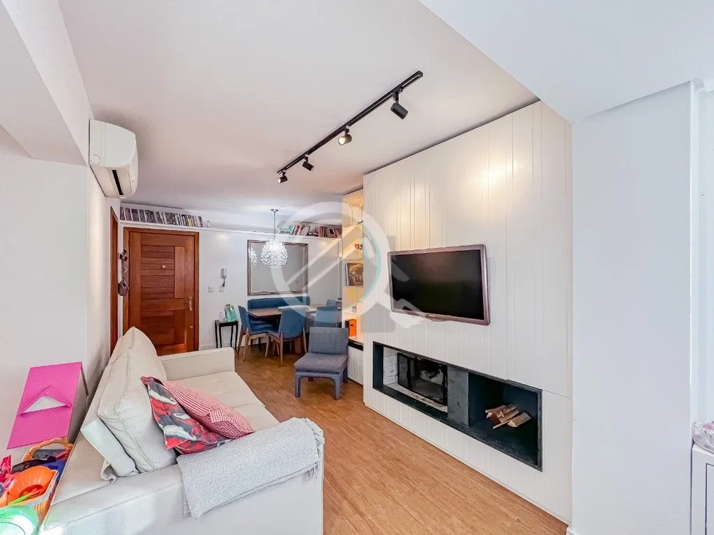 Imagem Este apartamento recentemente atualizado no Bairro Moinhos de Vento é uma verdadeira joia. Localiza...