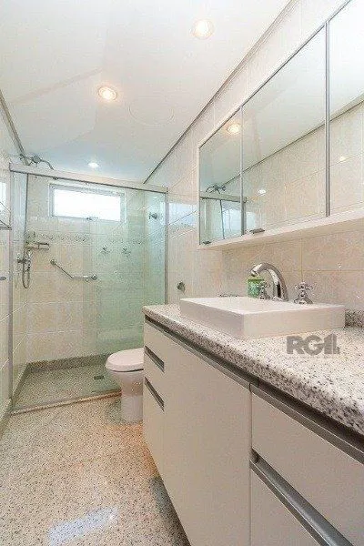 Imagem Vende-se amplo apartamento 3 quartos c/ suíte, 2 vagas, living com sacada e vista - 139m² - Auxiliadora