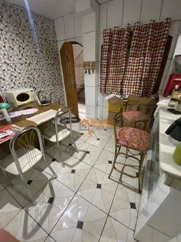 Imagem Sobrado com 3 dormitórios à venda, 380 m² por R$ 638.000,00 - Vila Rio de Janeiro - Guarulhos/SP