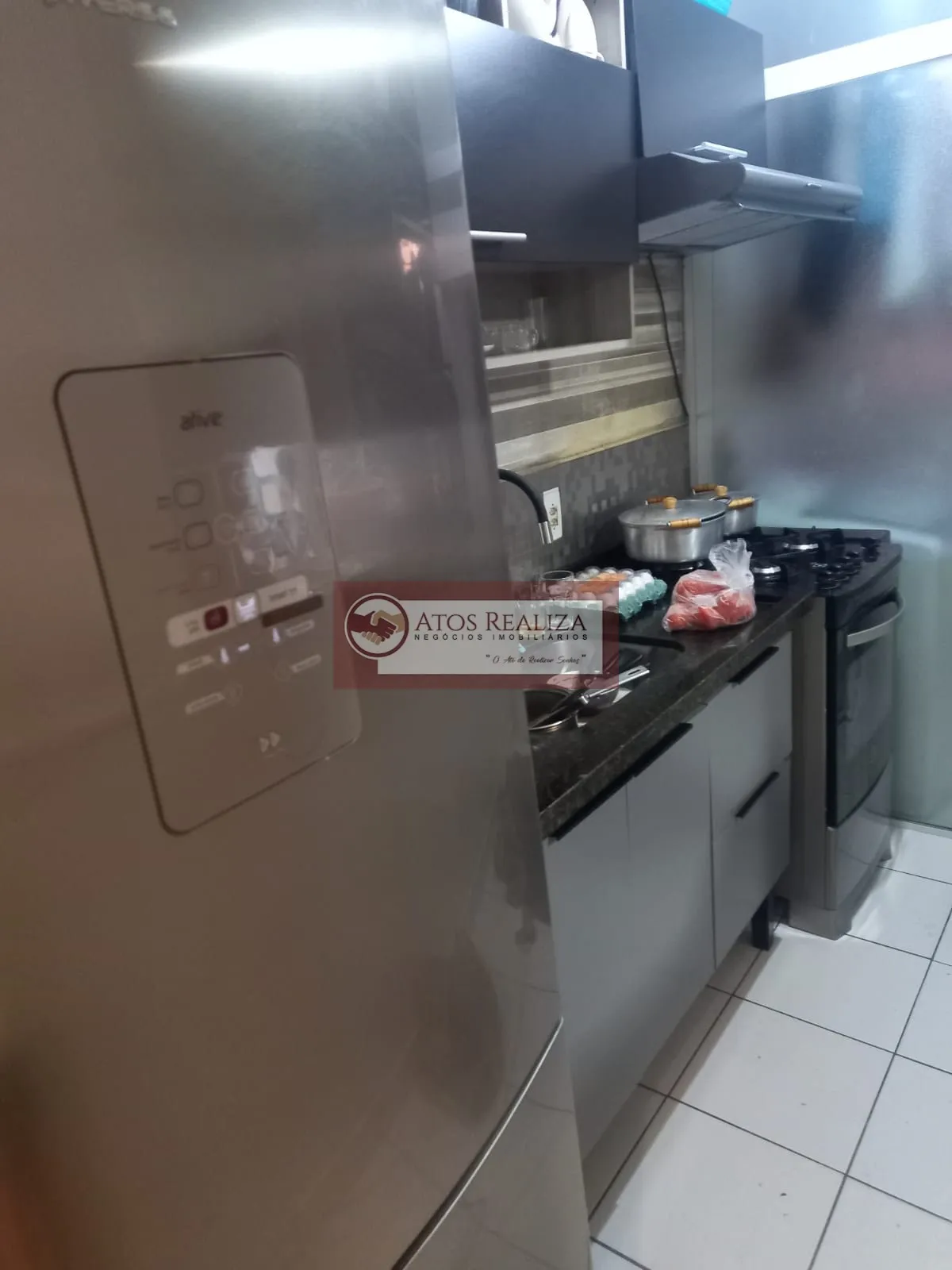 Imagem Vendo SUPER Oportunidade no Jardim Lalo. Apartamento de 2 Dormitórios com Armários, Cozinha com planejados, 1 vaga de garagem. Valor R$ 320.000 valor de oportunidade.