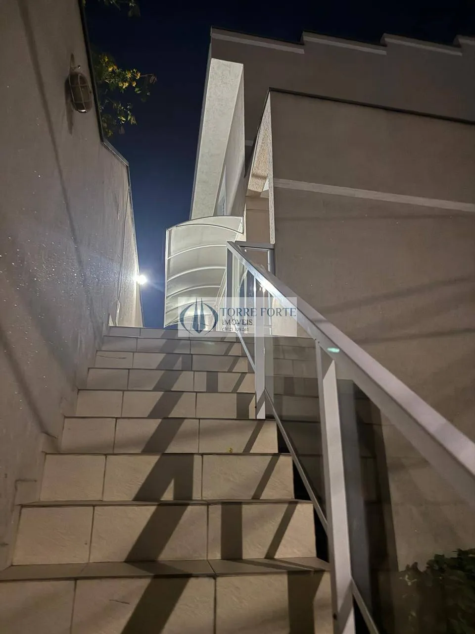 Imagem Casa de condominio com 2 dormitorios 2 vagas na Vila Nhocune.