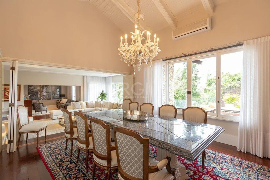 Imagem Casa para Venda - 800m², 3 dormitórios, sendo 3 suites, 4 vagas - Vila Assunção