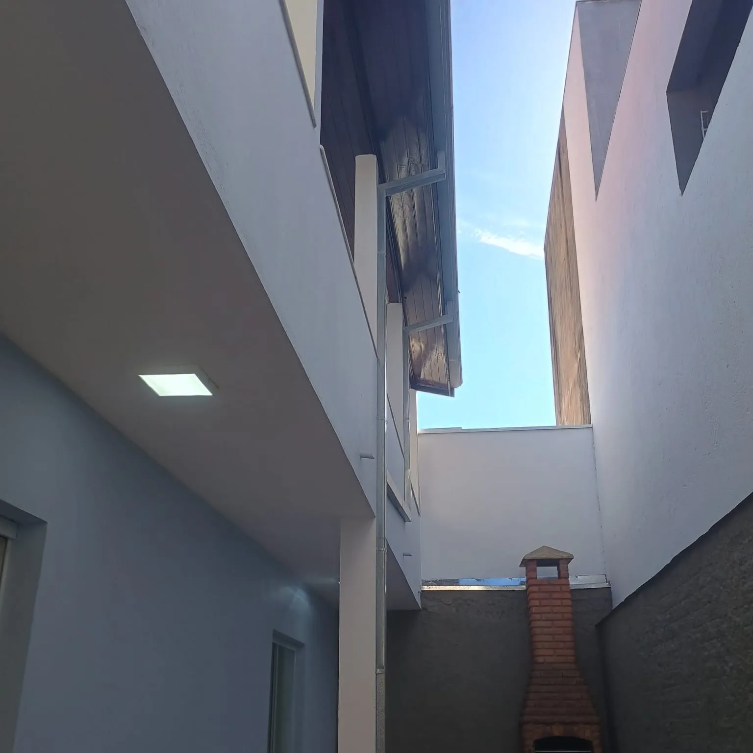 Imagem Campolim | Casa térrea | 340 m² construídos | Terreno de 360 m² | 3 dormitórios, 1 suíte | Escritório | Closet | 3 vagas | Residencial ou Comercial