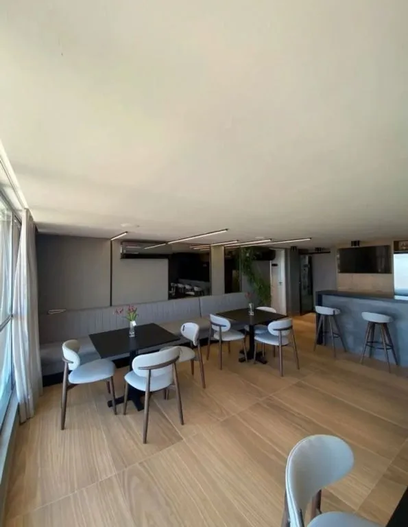 Imagem Apartamento à Venda - 2 Quartos (1 Suíte), Porteira Fechada em Camboinha