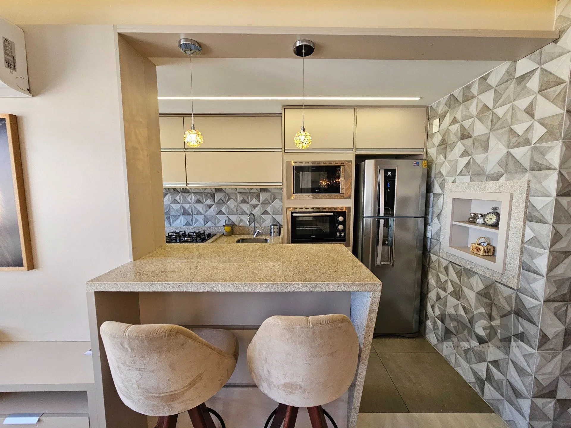 Imagem Apartamento para Venda - 67.43m², 2 dormitórios, sendo 1 suites, 2 vagas - Jardim Lindóia