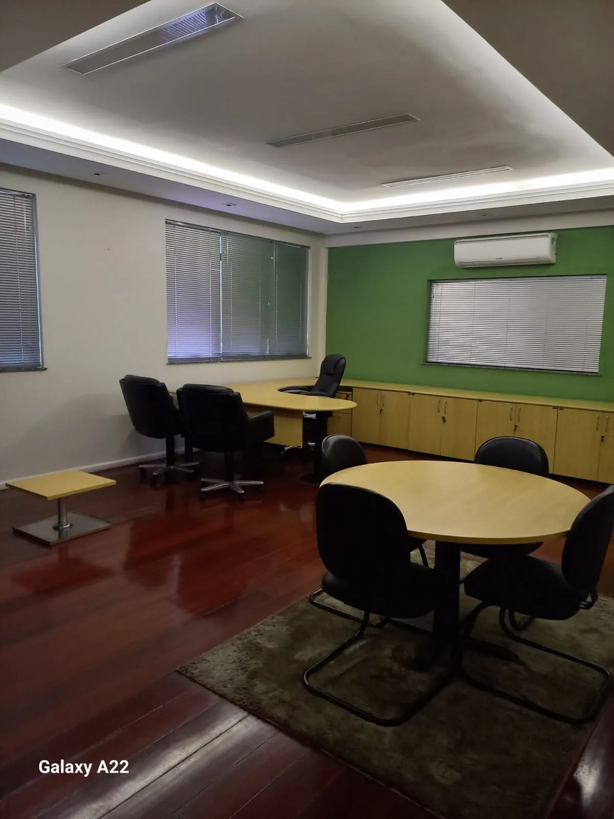 Imagem MÁFFER IMÓVEIS ALUGA LOJA / PRÉDIO COMERCIAL - AV. SERTÓRIO | PORTO ALEGRE/RS Área total: 1.200 m² Aluguel: R$ 48.000/mês Diferenciais do Imóvel Altíssima visibilidade Testada ampla com vitrine Fluxo intenso de veículos