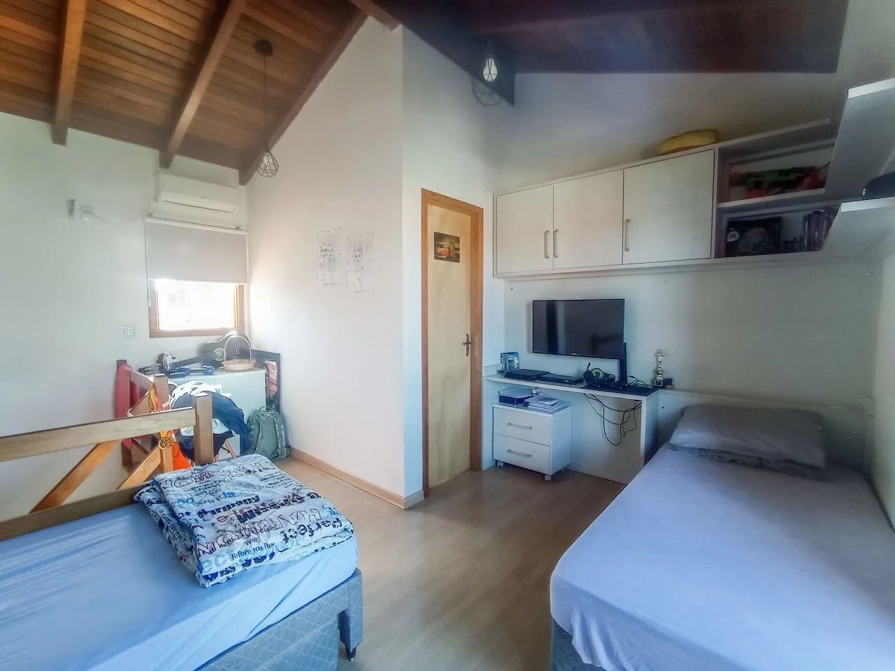 Imagem Casa no bairro Hípica - 3 dormitórios
