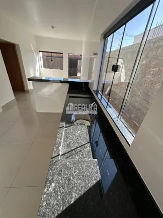 Imagem Casa à venda no Parque dos Girassóis IV - Uberaba com 2 dormitórios e porcelanato