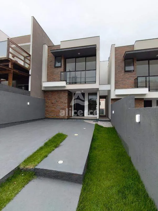 Imagem Sobrado à venda com 3 quartos 1 suíte, 100m² em Serraria São José