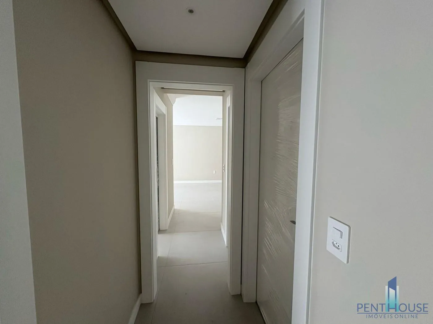 Imagem Apartamento Zona Central para Venda em Balneário Camboriú, CENTRO, 3 dormitórios, 3 suítes, 4 banheiros, 2 vagas