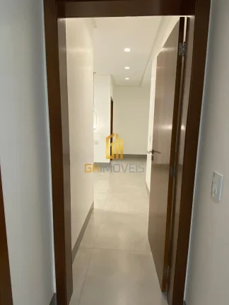 Imagem A casa possui 

- 3 suítes plenas sendo 1 master
- Sala 
- Cozinha 
- Área de serviço 
- 4 banhei...