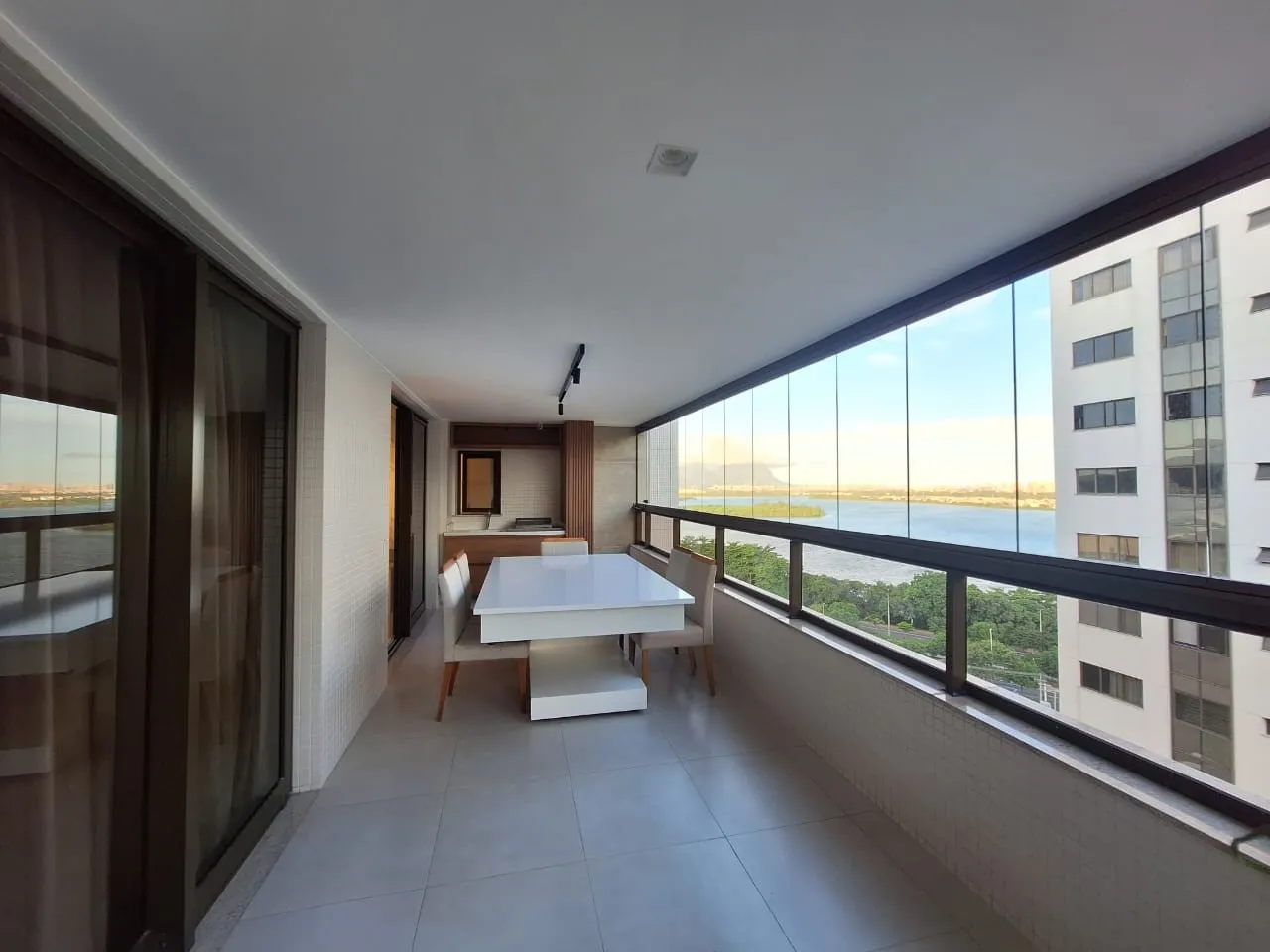 Imagem Apartamento para Venda em Rio de Janeiro, Barra da Tijuca, 4 dormitórios, 2 banheiros, 2 vagas
