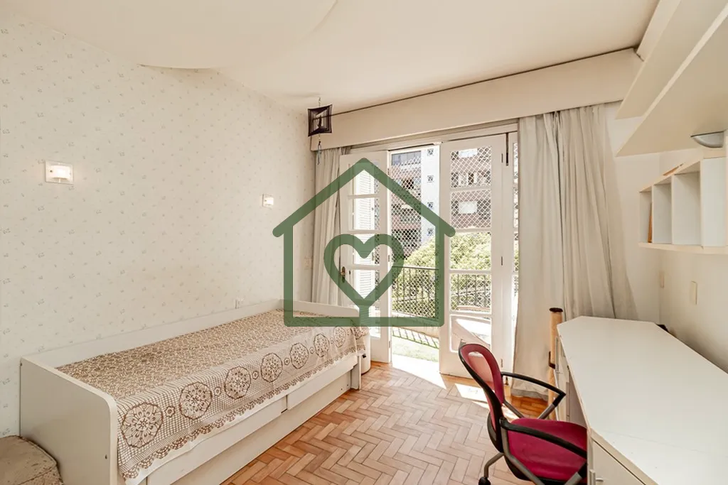 Imagem Excelente apartamento semi-mobiliado à venda na Rua Silva Jardim, no bairro Mont Serrat, em Porto A...