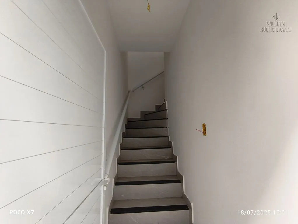 Foto do imóvel MARAVILHOSA SOBREPOSTA, 2 QUARTOS, 1 vagas, - Apenas R$ 260.000,00 em Jardim Samambaia, Praia Grande - SP