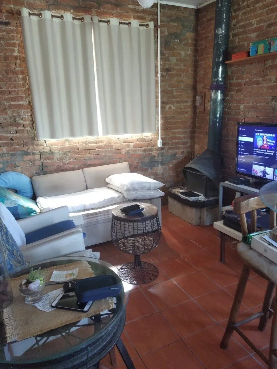Imagem Casa 2 dormitórios, sala, banheiro garagem coberta, terreno 694m² bairro Camaquã, Porto Alegre/RS