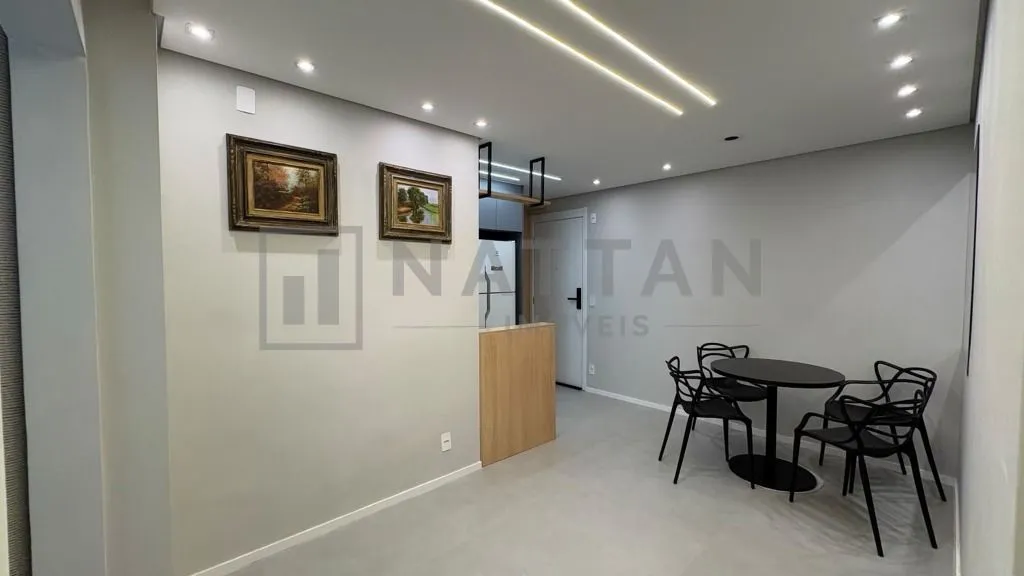 Imagem Apartamento com 2 dormitórios e suíte, 49,73 m², sacada e condomínio com piscina e academia