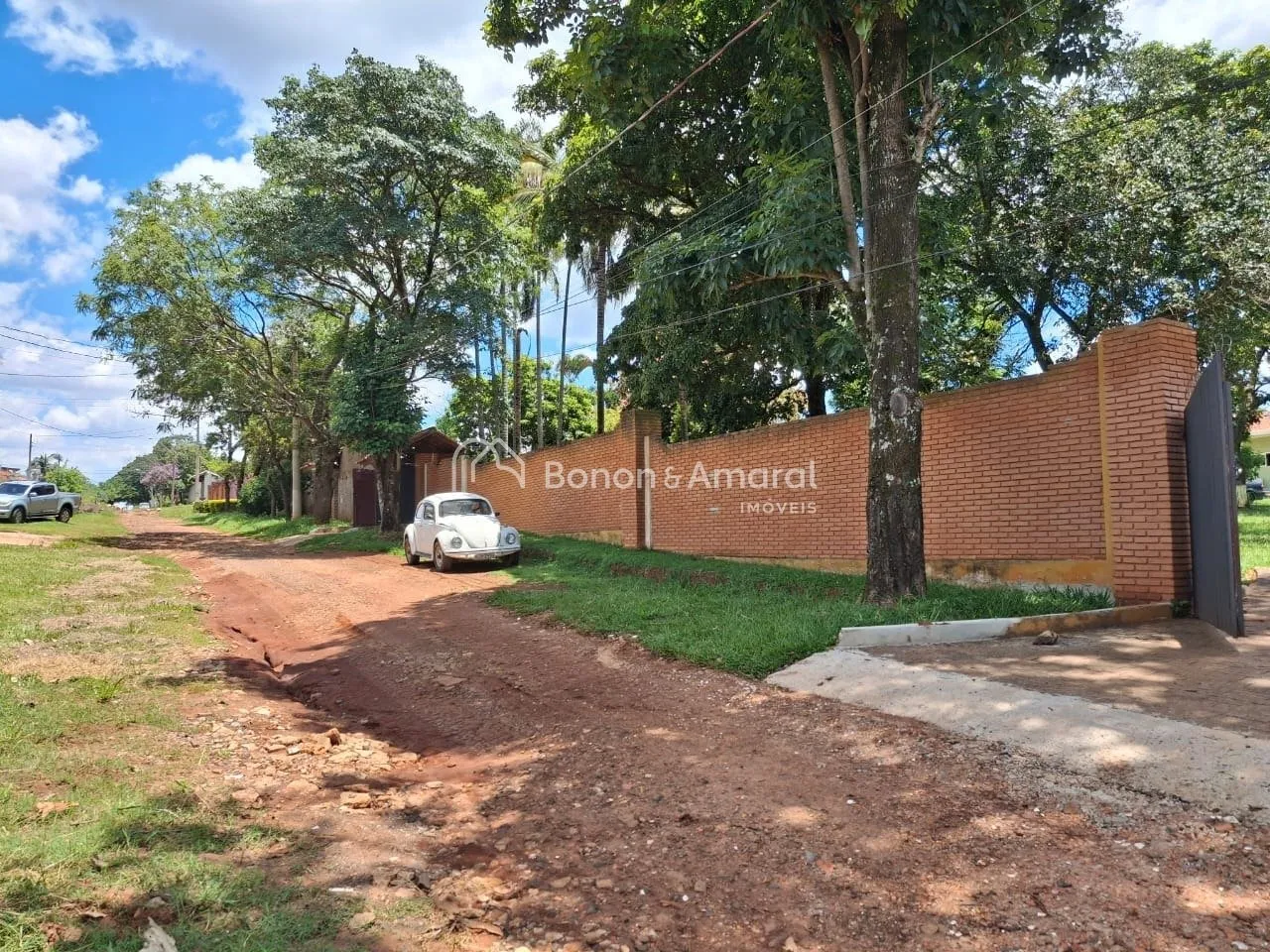 Imagem Espaço amplo com duas casas e lazer completo